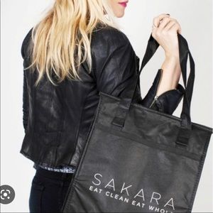New Sakara lunch tote